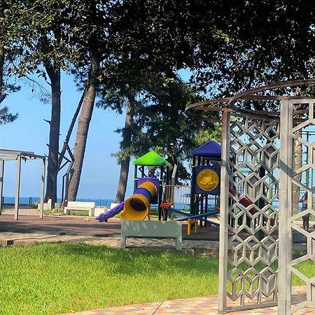Guest House Kobuleti On Aghmashenebeli Buitenkant foto