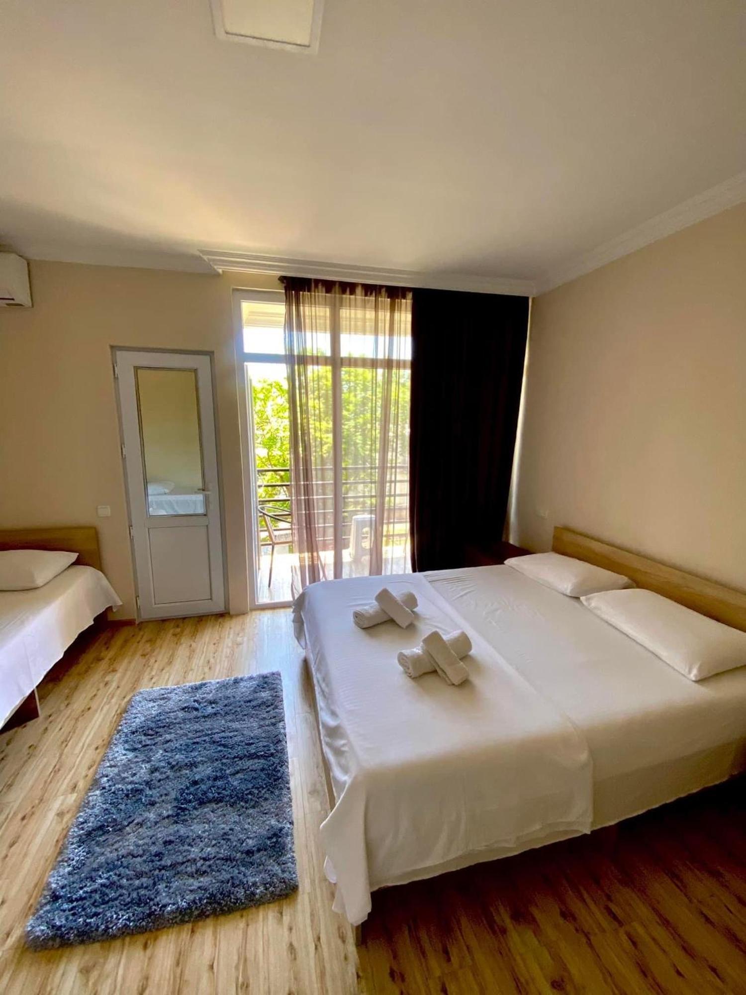 Guest House Kobuleti On Aghmashenebeli Buitenkant foto