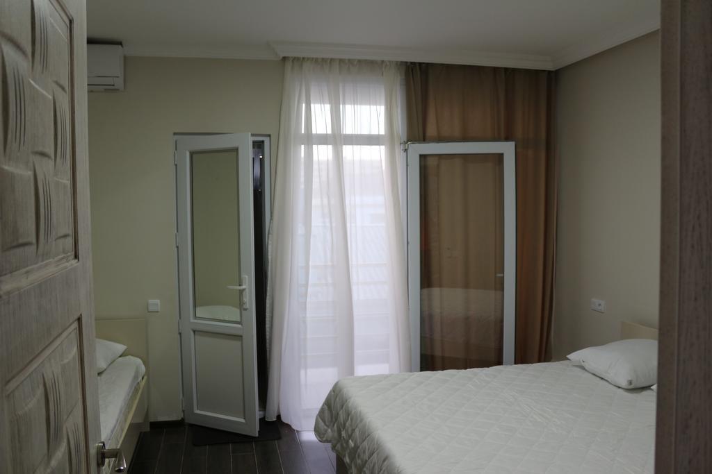 Guest House Kobuleti On Aghmashenebeli Buitenkant foto