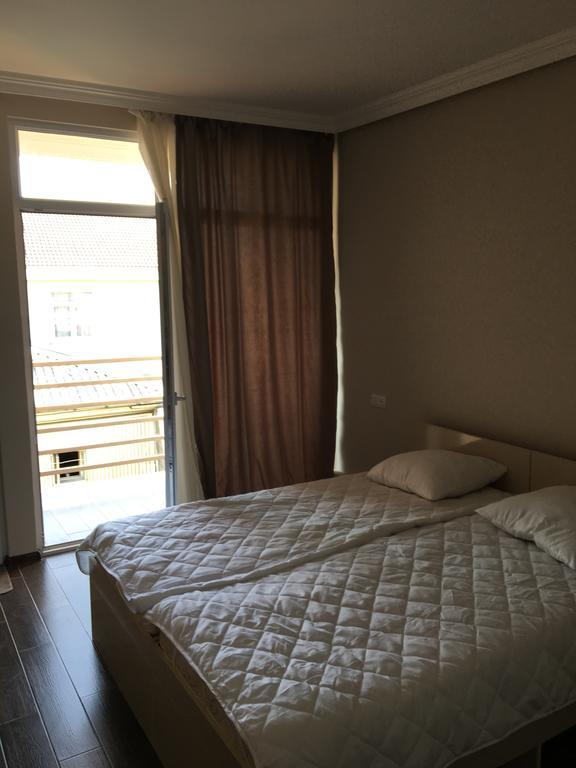 Guest House Kobuleti On Aghmashenebeli Buitenkant foto