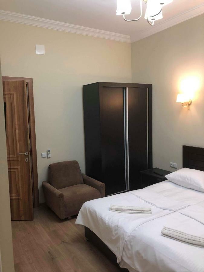 Guest House Kobuleti On Aghmashenebeli Buitenkant foto