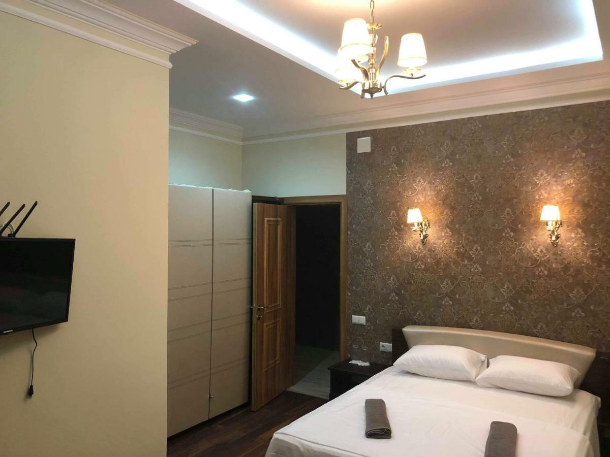 Guest House Kobuleti On Aghmashenebeli Buitenkant foto