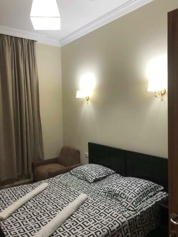Guest House Kobuleti On Aghmashenebeli Buitenkant foto